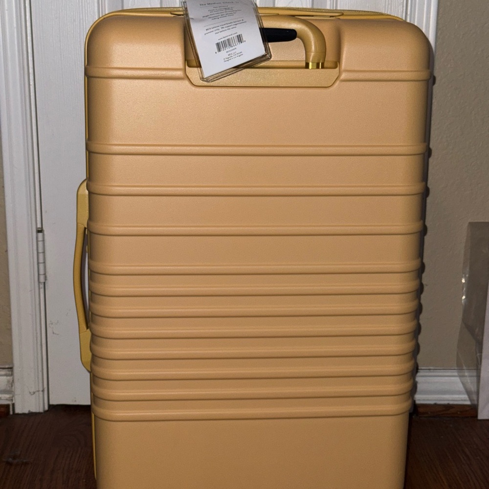 BNWT BEIS HONEY Medium Check-In Luggage